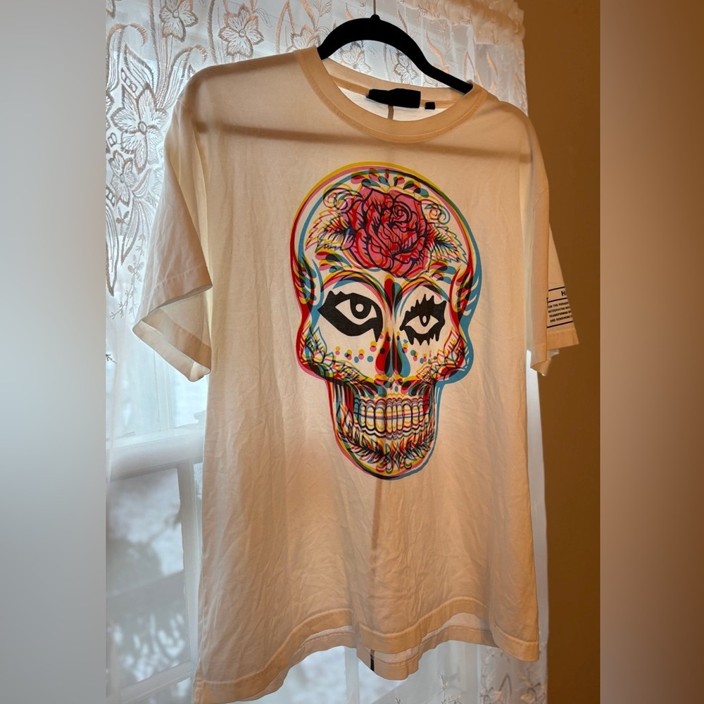 Men’s XL Haculla designer T-shirt 
**non smoking home